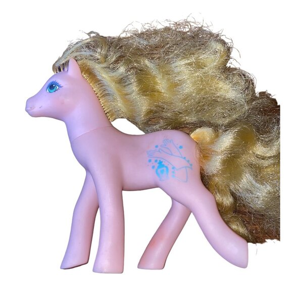 Vintage 1984 My Little Pony Flutterbye Pegasus Yellow Hair Pink Body Figurine - Picture 1 of 13
